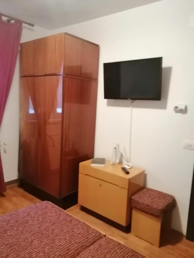 Apartment Valea Azugii Azuga Buitenkant foto